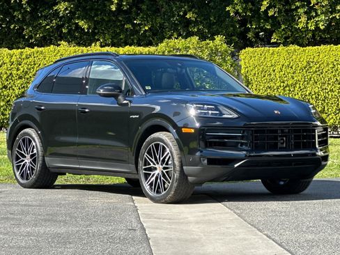 New 2026 Porsche Cayenne E-Hybrid AWD/4WD image 10