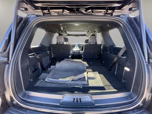 Used 2023 Ford Expedition Limited image 38