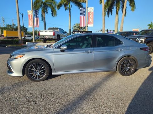 Certified 2022 Toyota Camry XLE FWD image 5