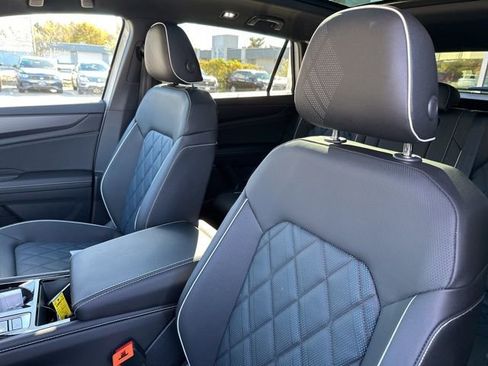 New 2026 Volkswagen Atlas Cross Sport SEL Premium R-Line image 12