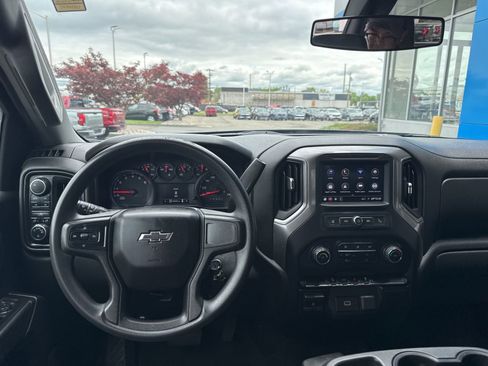 Used 2020 Chevrolet Silverado 1500 Custom Trail Boss w/ Custom Convenience Package AWD/4WD image 2
