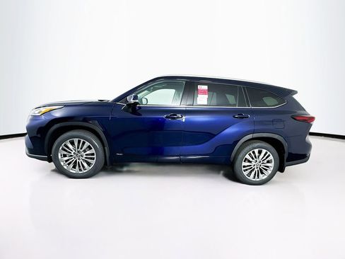 New 2026 Toyota Highlander Platinum image 5