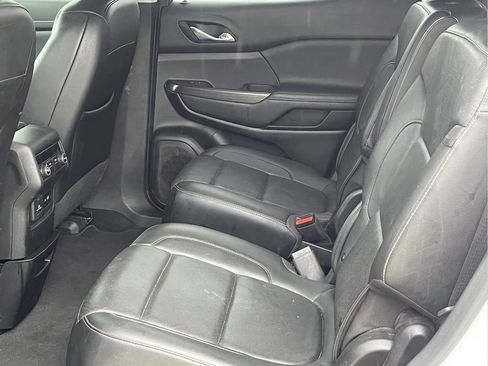Used 2023 GMC Acadia SLT FWD image 11