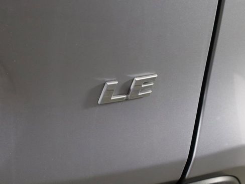 Used 2019 Toyota RAV4 LE FWD image 41