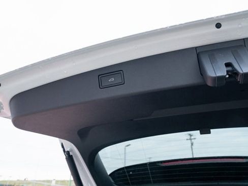 New 2026 Volkswagen Tiguan SE R-Line image 37