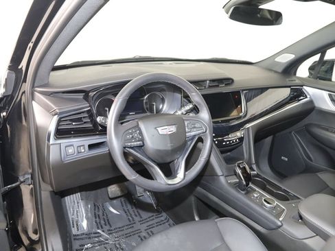 Used 2024 Cadillac XT6 Premium Luxury w/ LPO, Floor Liner Package AWD/4WD image 28