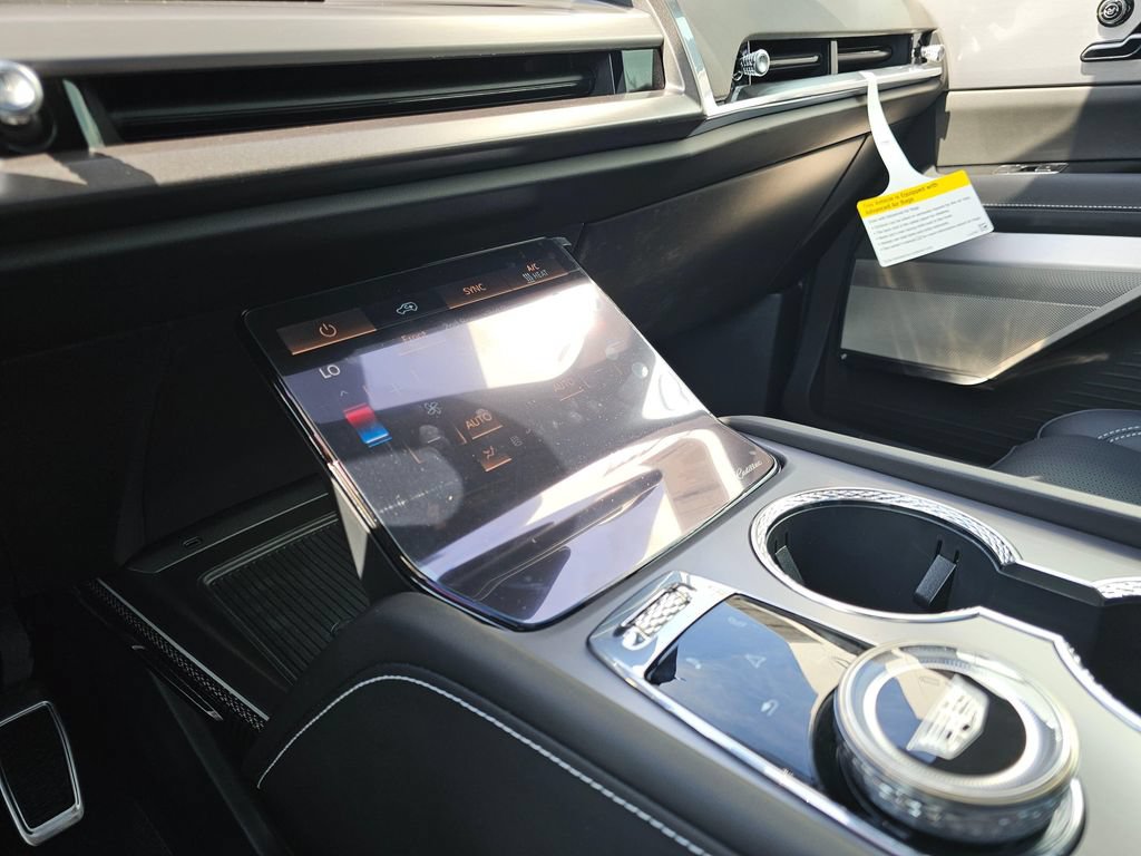 New 2027 Cadillac Vistiq Luxury AWD/4WD image 31