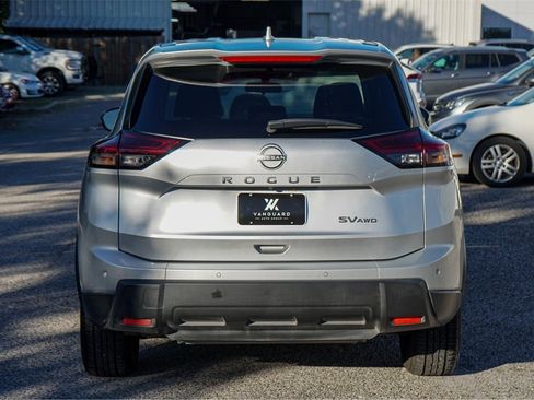 Used 2024 Nissan Rogue SV image 7