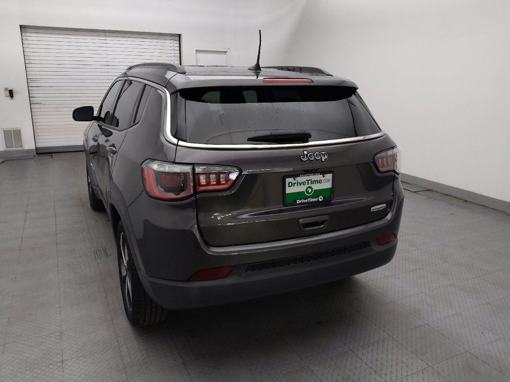 Used 2017 Jeep Compass Latitude w/ Popular Equipment Group FWD image 6