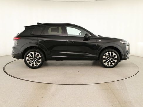 New 2026 Audi Q3 quattro 2.0T AWD/4WD image 8