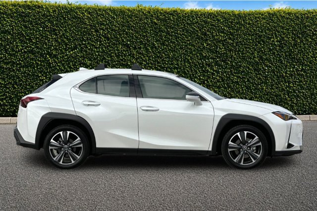 Used 2025 Lexus UX 300h FWD w/ Accessory Package (Z2) image 3