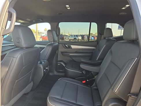 Used 2025 Buick Enclave Preferred FWD image 13