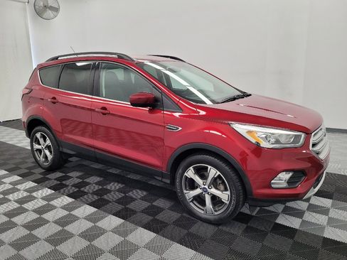 Used 2017 Ford Escape SE w/ Equipment Group 201A FWD image 11