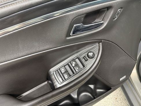Used 2019 Chevrolet Impala Premier FWD image 22