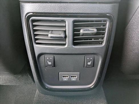 Certified 2023 Chrysler 300 C image 19