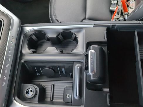 Certified 2027 Ford Expedition Platinum w/ Stealth Appearance Package AWD/4WD image 19