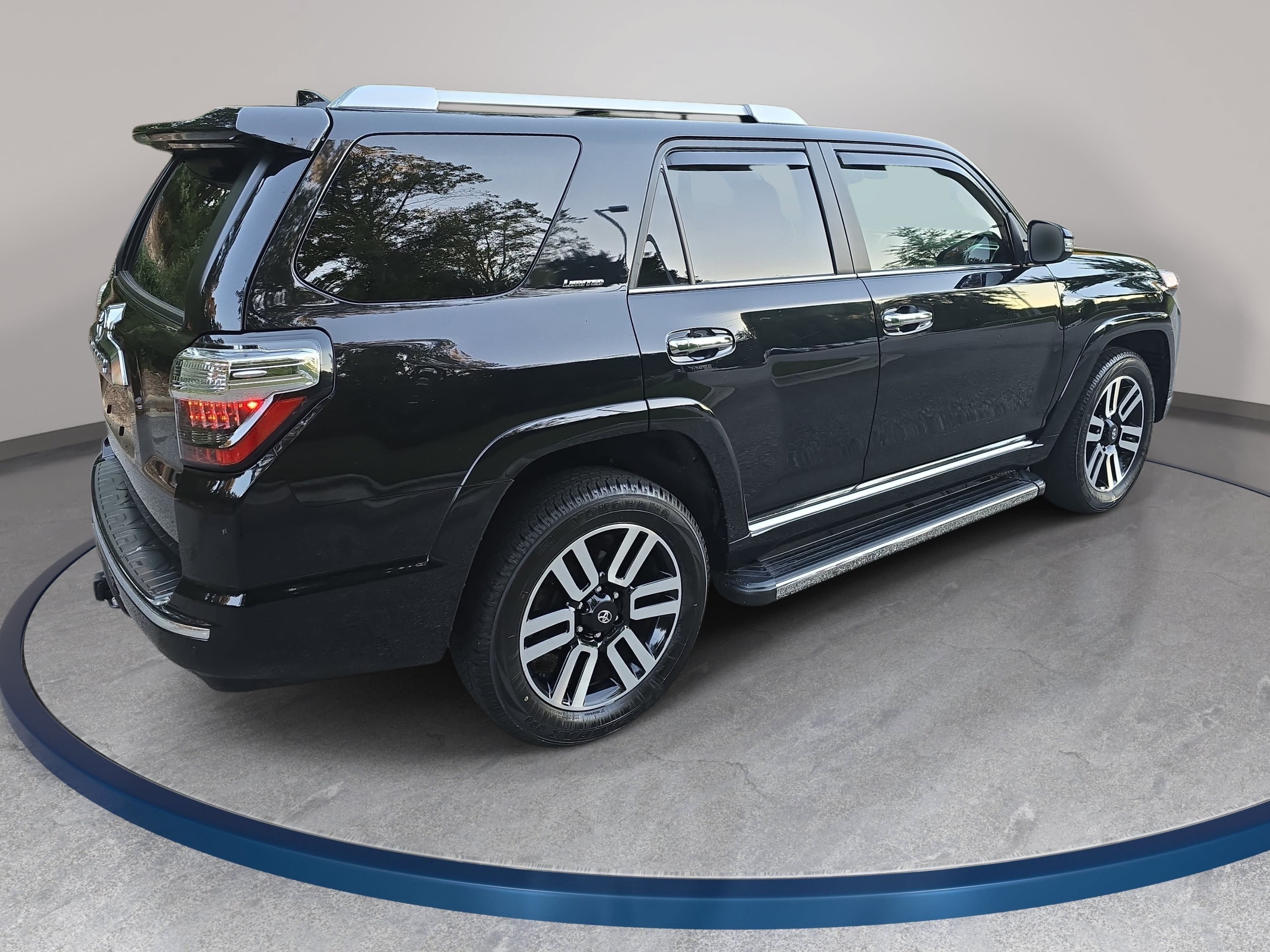 Used 2024 Toyota 4Runner Limited AWD/4WD image 5