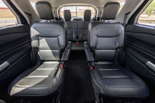 Certified 2023 Ford Explorer XLT w/ Equipment Group 202A RWD image 18