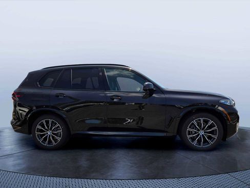 New 2026 BMW X5 xDrive40i w/ M Sport Package AWD/4WD image 6