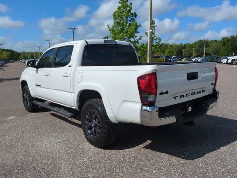 Certified 2020 Toyota Tacoma SR5 AWD/4WD image 4