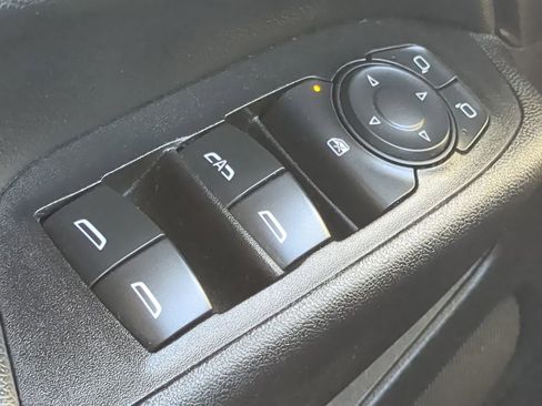 Used 2020 Chevrolet Equinox LT w/ Driver Convenience Package image 23