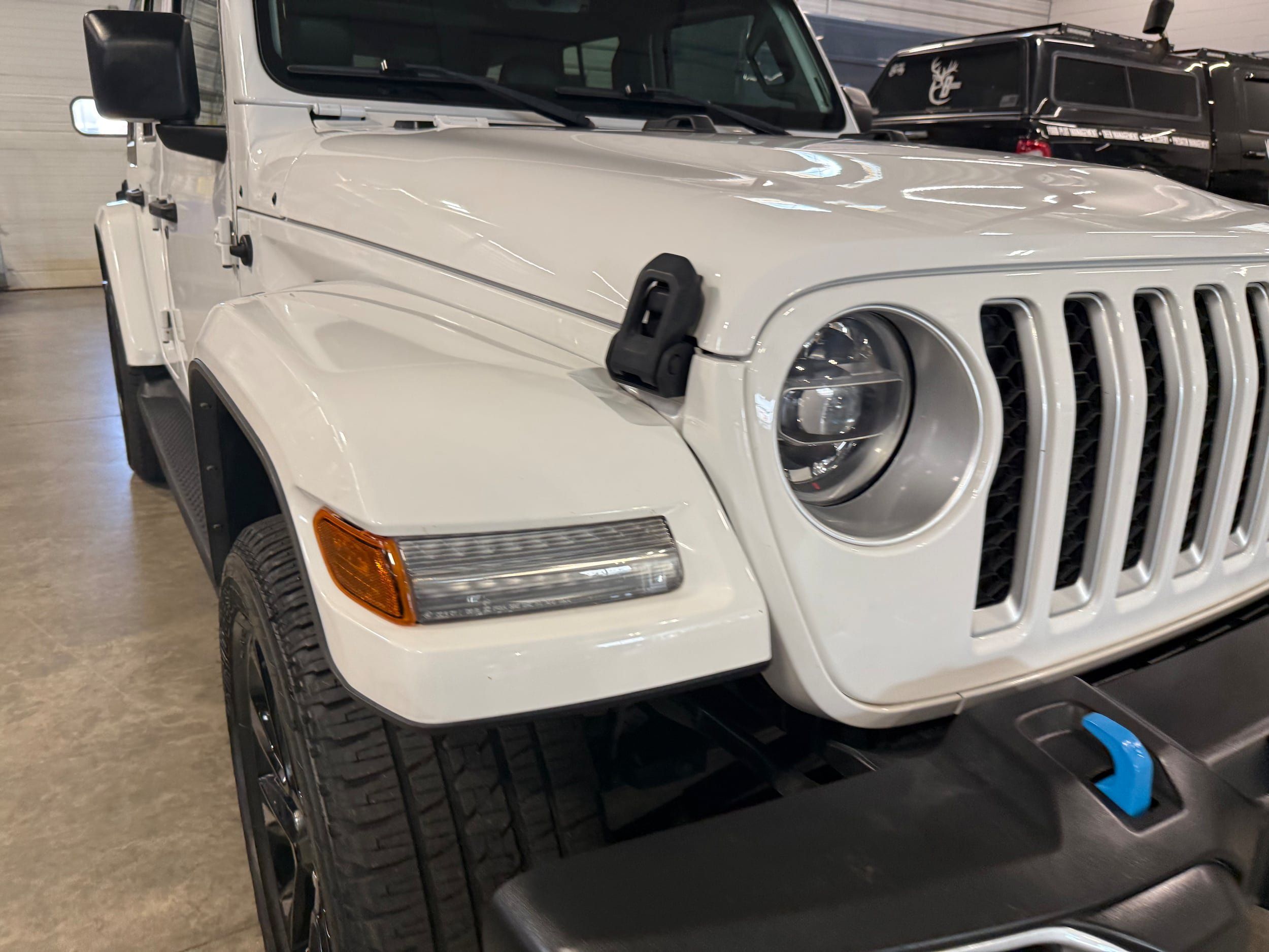 Used 2022 Jeep Wrangler Unlimited Sahara w/ Cold Weather Group AWD/4WD image 5