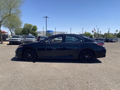 Used 2024 Toyota Camry XSE FWD image 3