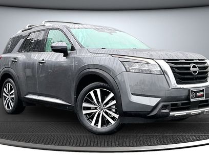 Used 2023 Nissan Pathfinder Platinum