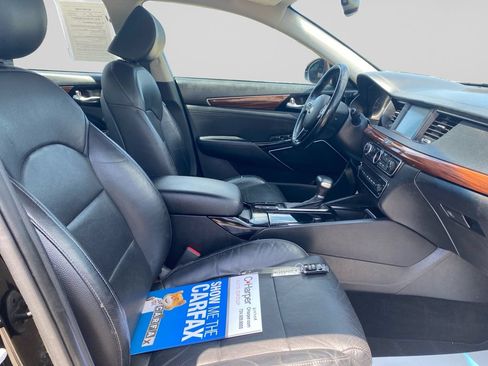 Used 2019 Kia Cadenza Premium w/ Paint Protection Package FWD image 11