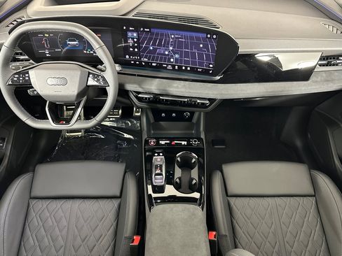 New 2025 Audi SQ6 e-tron Premium Plus image 12