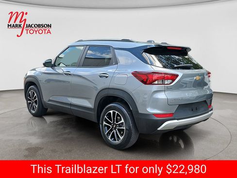 Used 2025 Chevrolet TrailBlazer LT AWD/4WD image 14