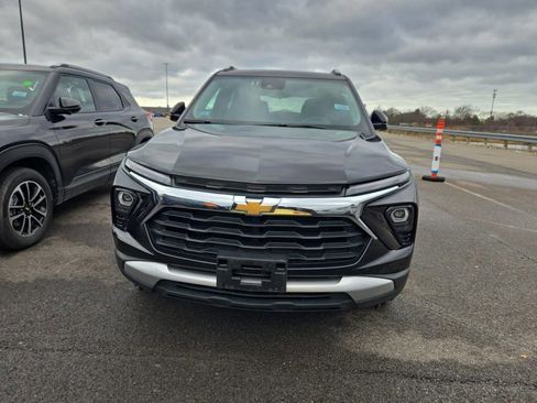 Used 2025 Chevrolet TrailBlazer LT w/ Driver Confidence Package image 11