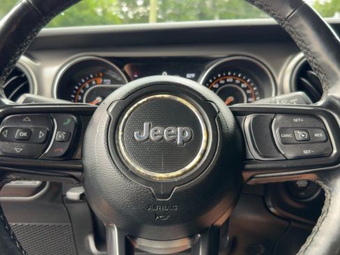 Used 2021 Jeep Gladiator Sport AWD/4WD image 17