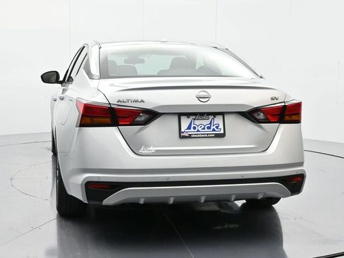 Used 2024 Nissan Altima 2.5 SV image 6