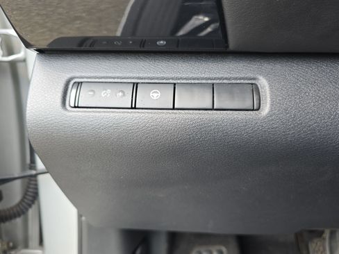 Used 2024 Nissan Pathfinder SV image 24