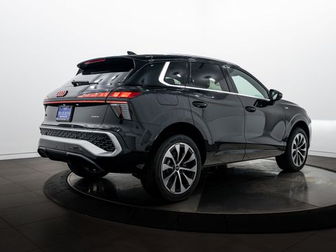 New 2026 Audi Q3 quattro 2.0T AWD/4WD image 4