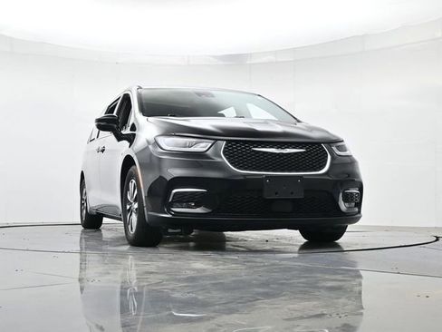 Used 2025 Chrysler Pacifica Select FWD image 35