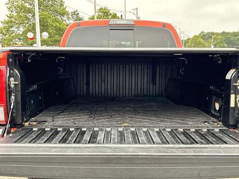 Used 2017 Toyota Tacoma TRD Off-Road w/ Tow Package (A/T) AWD/4WD image 14