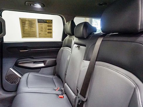 Used 2026 Kia EV9 Light image 18