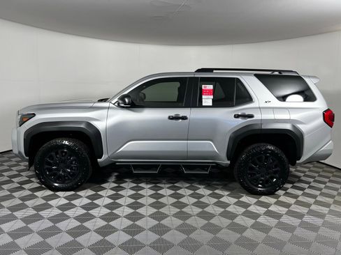 Certified 2026 Toyota 4Runner SR5 AWD/4WD image 8