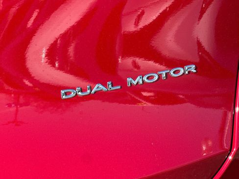 Used 2022 Tesla Model Y Long Range image 25