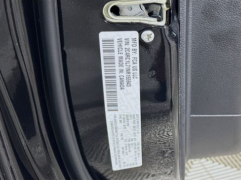 Used 2022 Chrysler Pacifica Touring-L w/ S Appearance Package image 38