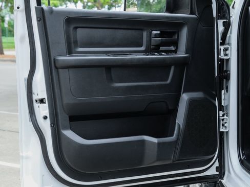 Used 2020 RAM 2500 Tradesman w/ Chrome Appearance Group image 37