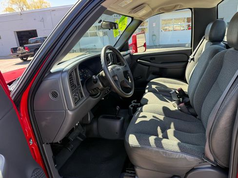 Used 2005 GMC Sierra 3500 W/T w/ Snow Plow Prep Package AWD/4WD image 23