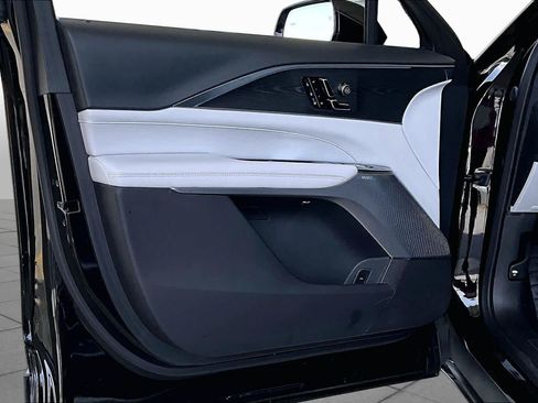 Used 2025 Cadillac Lyriq Luxury RWD image 22