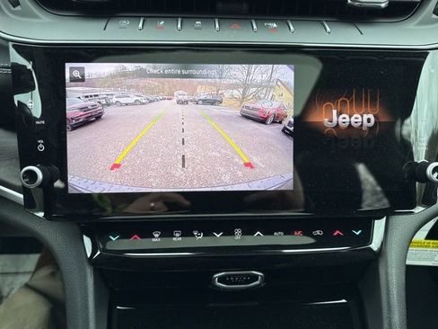 Used 2026 Jeep Grand Cherokee Altitude image 41