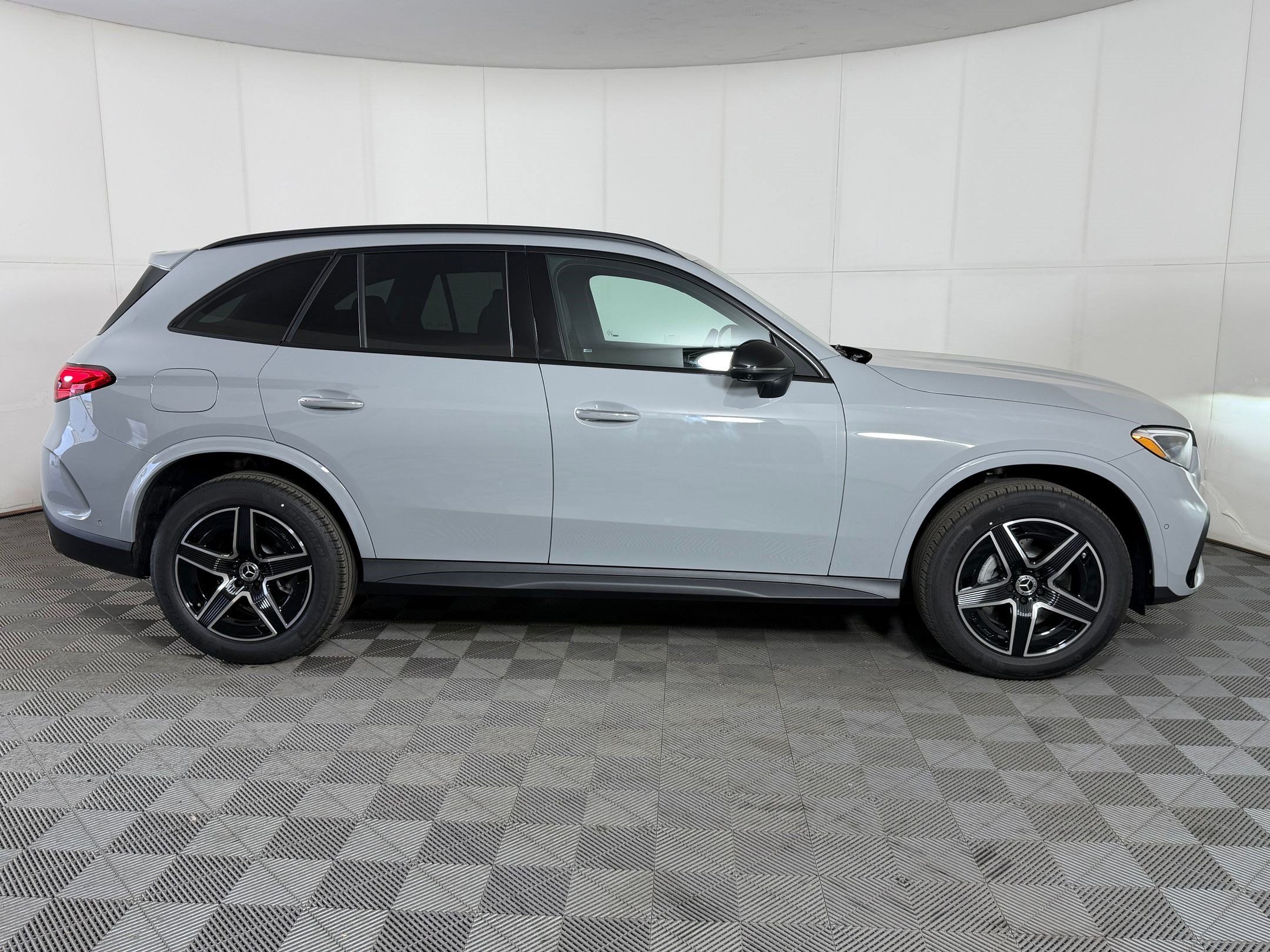 Used 2026 Mercedes-Benz GLC 300 4MATIC image 8