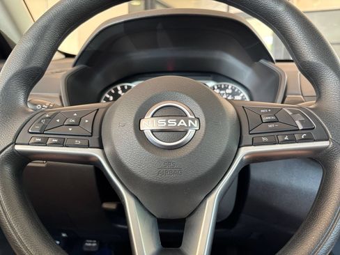 Used 2025 Nissan Altima 2.5 SV FWD image 28