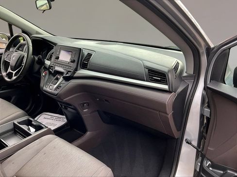 Used 2018 Honda Odyssey LX image 25
