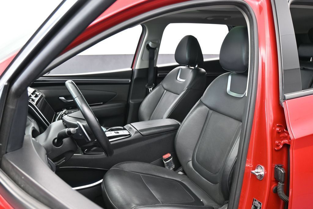 Used 2023 Hyundai Tucson Limited w/ Cargo Package AWD/4WD image 11